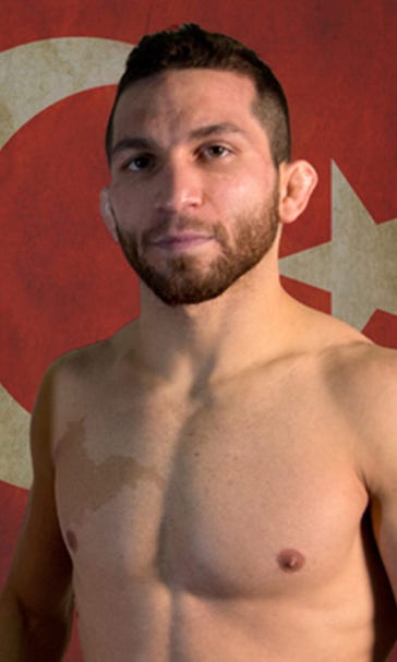 Ozkilic gets long-awaited UFC fight with not a moment to spare